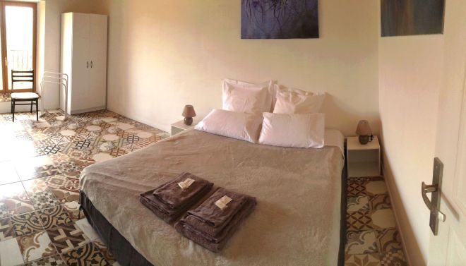 chambre 3 tour de goa- openspace- loft - village d'Eus