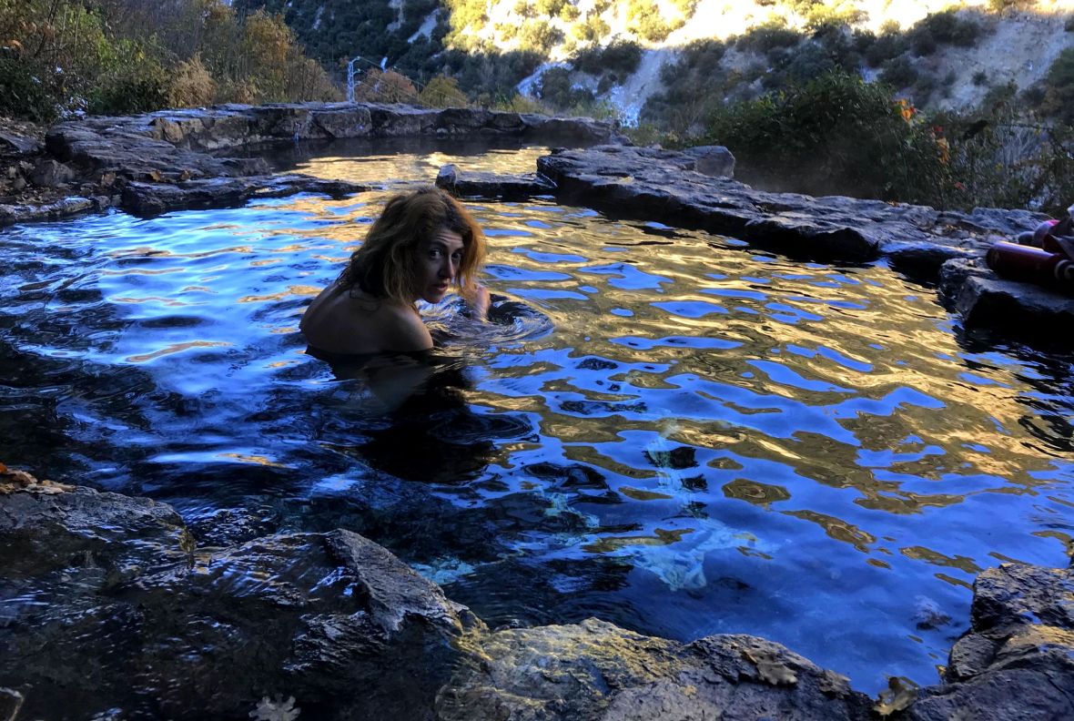 bains source chaude naturiste nudiste