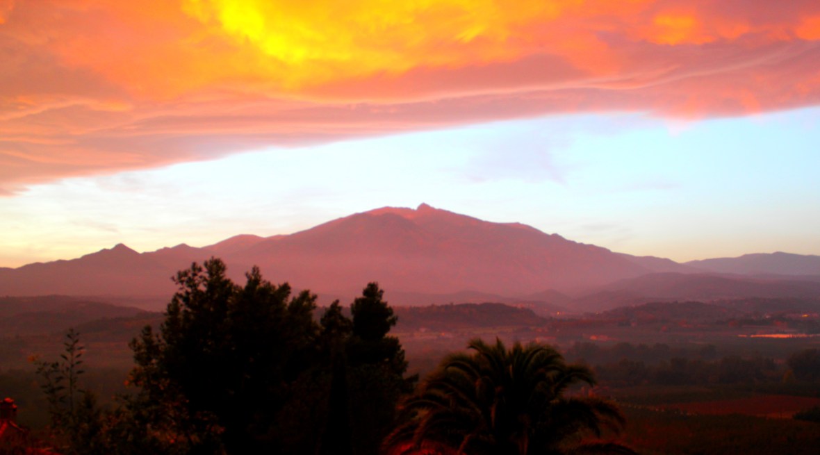 canigou pyrenees sunrise