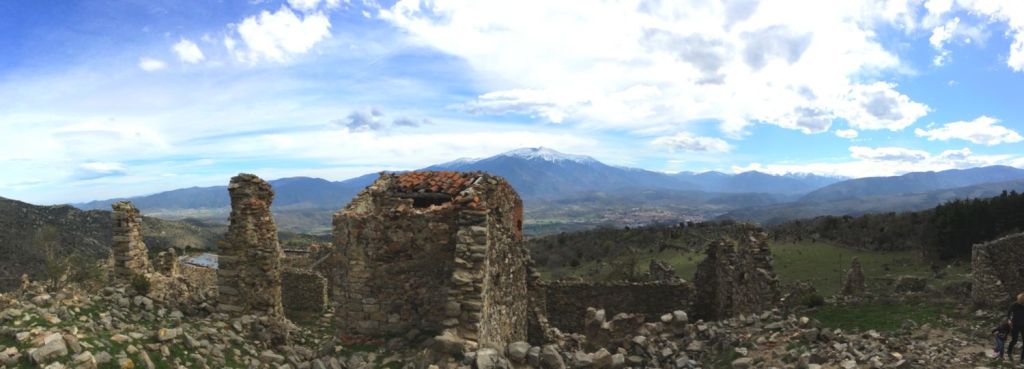 randonnée depuis Eus - vue du village de Comes