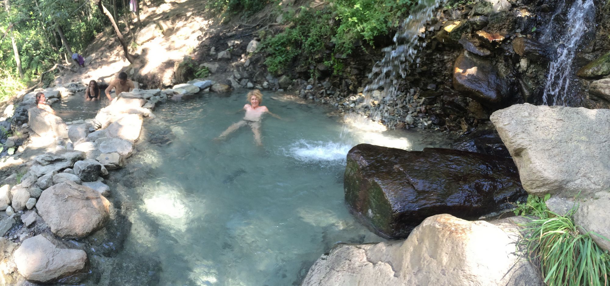 Sources naturelles sauvages à 40°