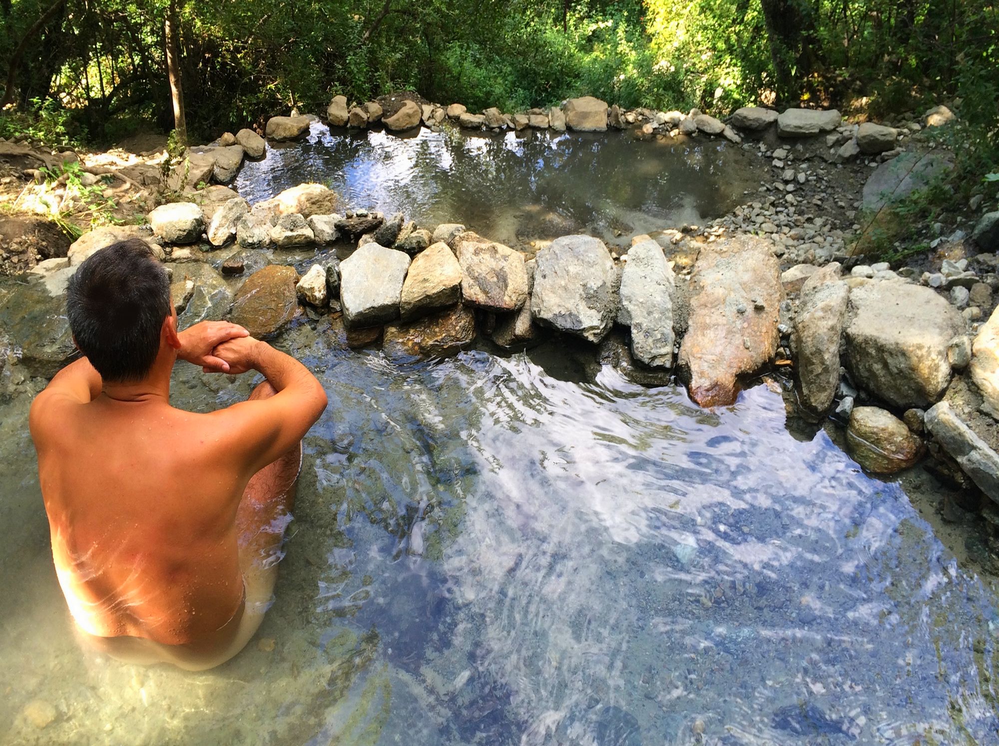 sources-chaudes-sauvages-naturiste