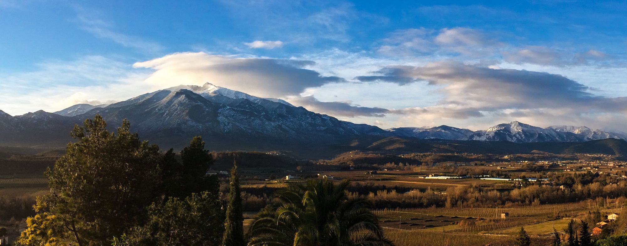 vallee-pyrenees-canigou