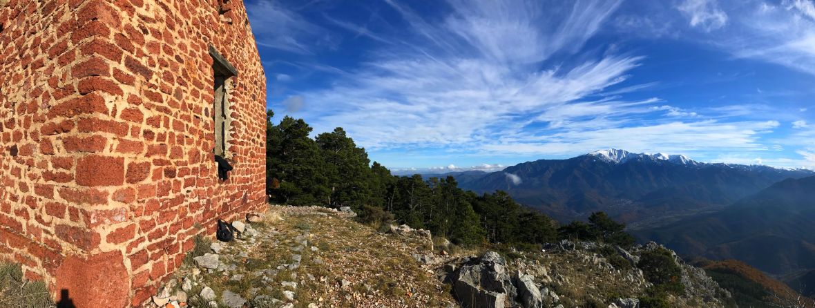 ruine en marbre rouge Roquefumade