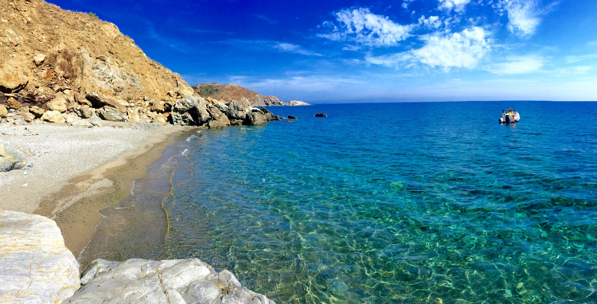 crique naturiste sauvage nudiste collioure
