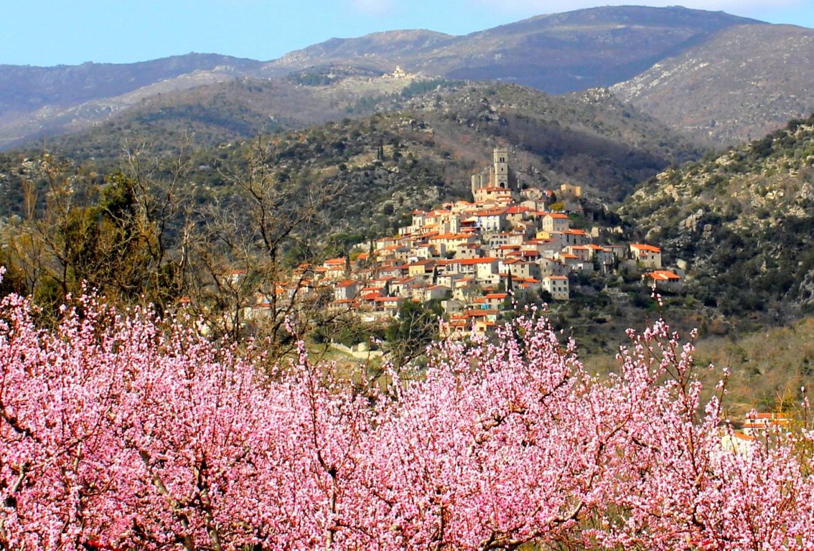 Eus, un des plus beaux villages en Pays Catalan - Occitanie Catalunya