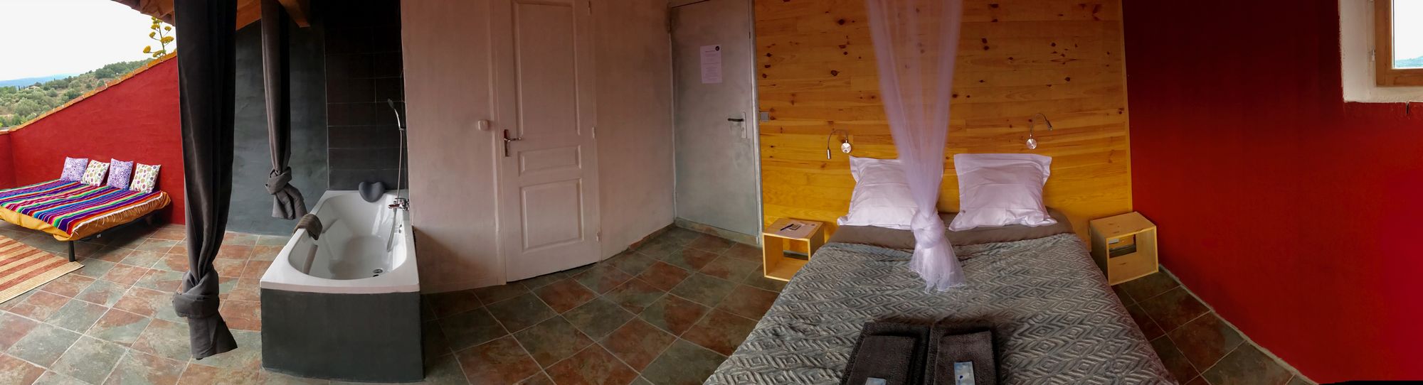 charming room over pyrenees moutain ecopod