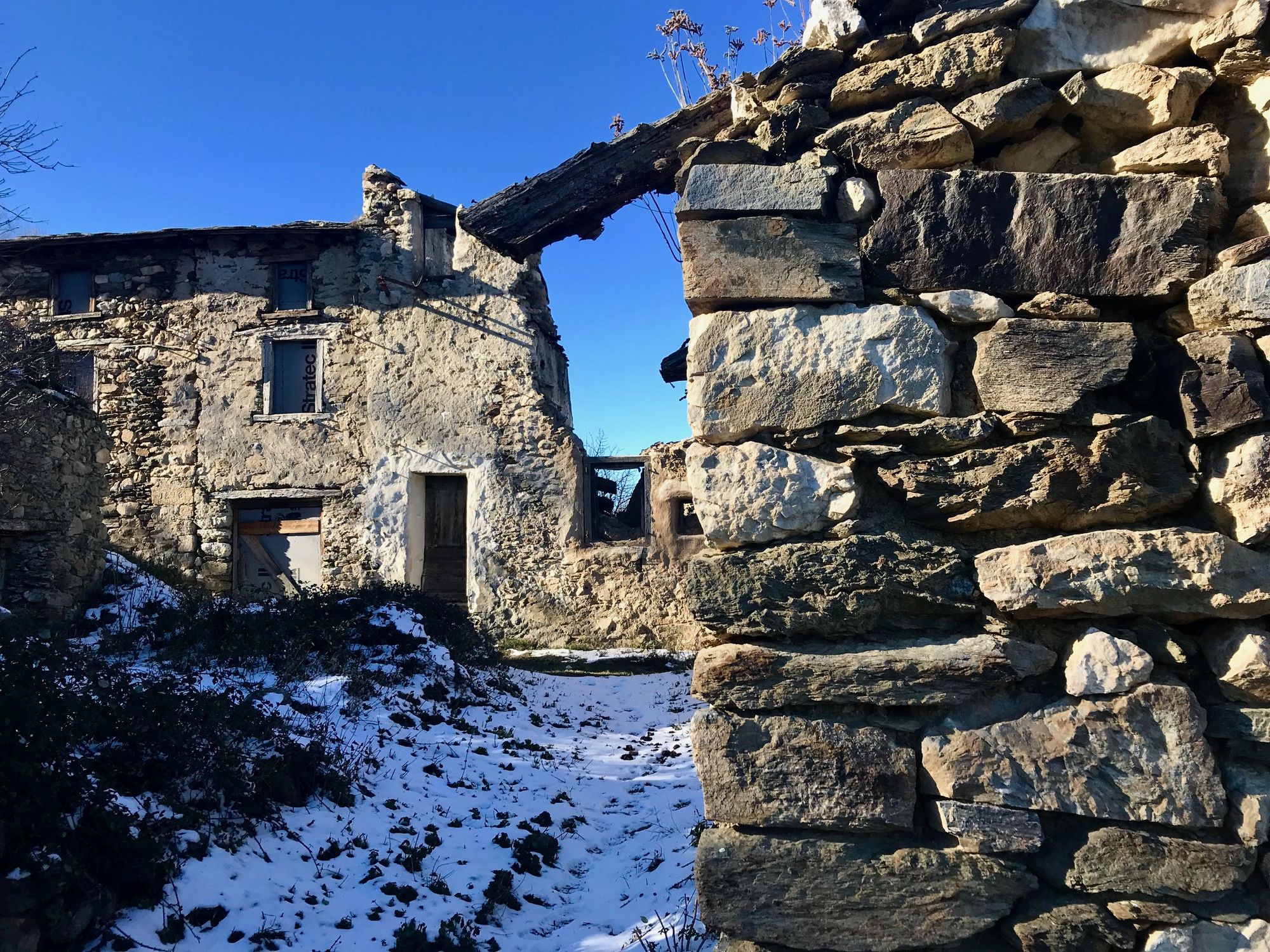 village adandonne EN nyer