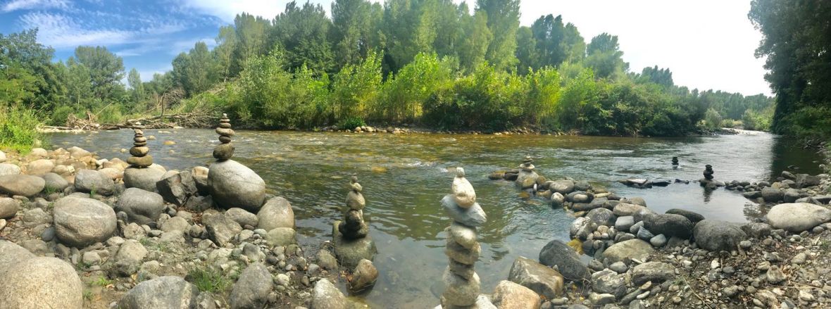 stone balance pyrenees montagne eus