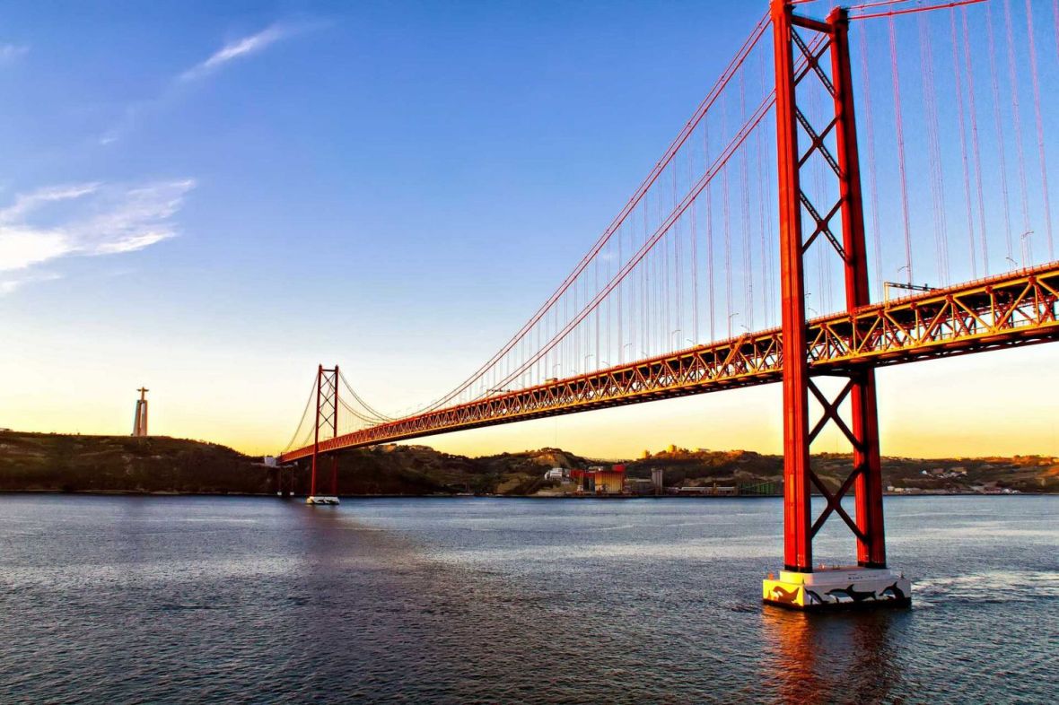 Pont du 25 avril - arrivée à Lisbonne par le sud