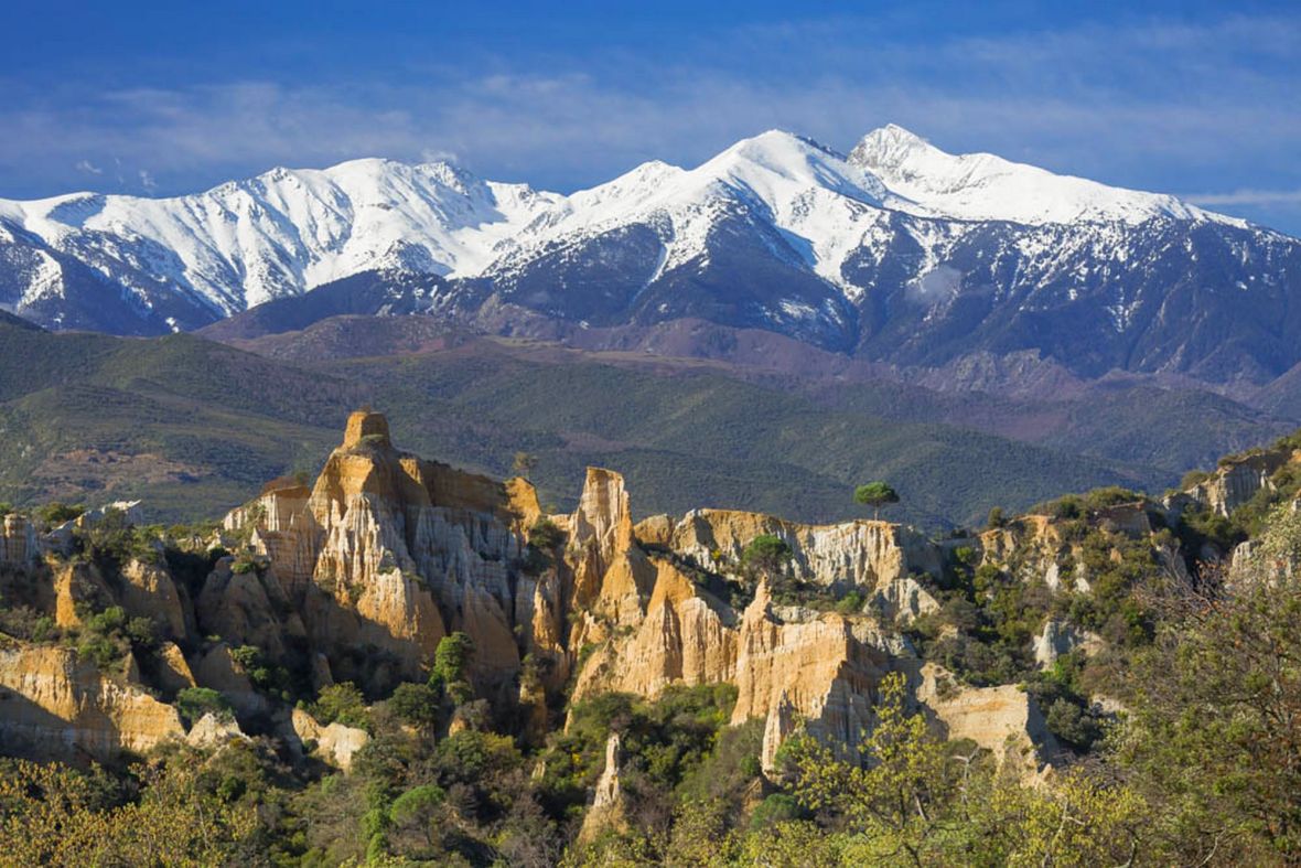 desert pyrenees ille orgues falaises