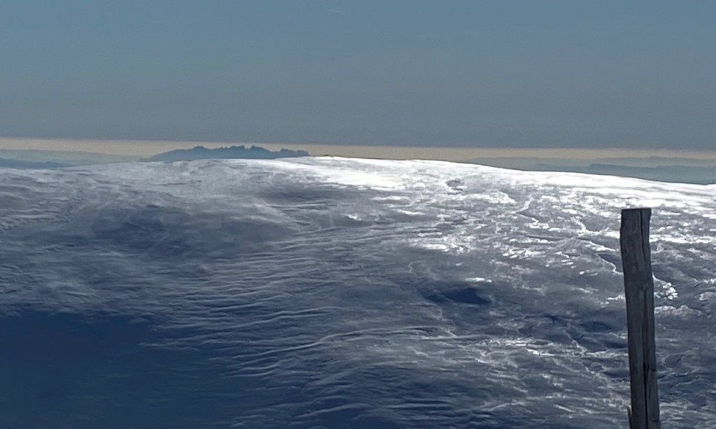 Montserrat près de Barcelone vu depuis le sommet