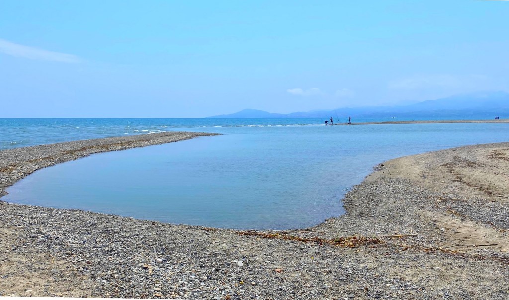 le bocal du tech entre saint cyprien et argelès sur mer. plage sauvage et naturiste