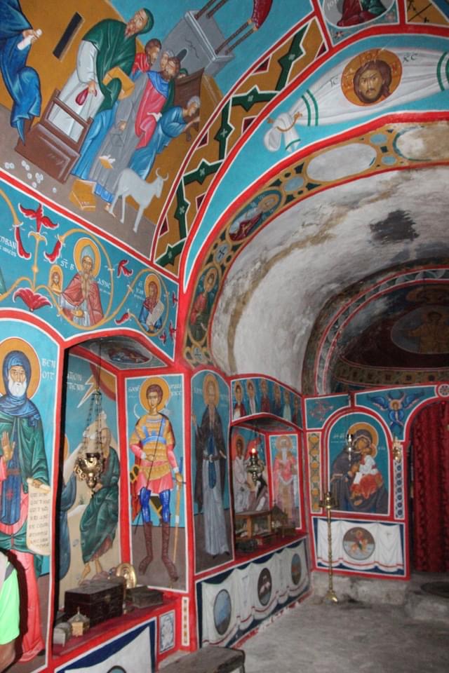 Chapelle petit ermitage orthodoxe canigou cassien clara méditation contemplation
