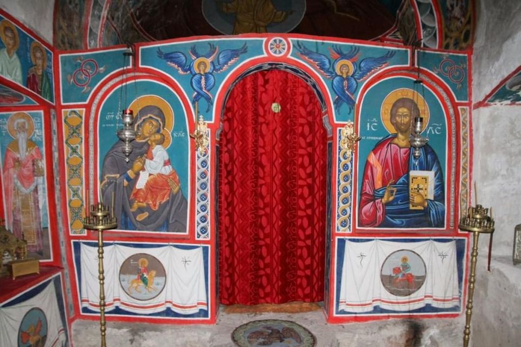 Chapelle petit ermitage orthodoxe canigou cassien pyrenees catalanes mystérieuses lieux mystique