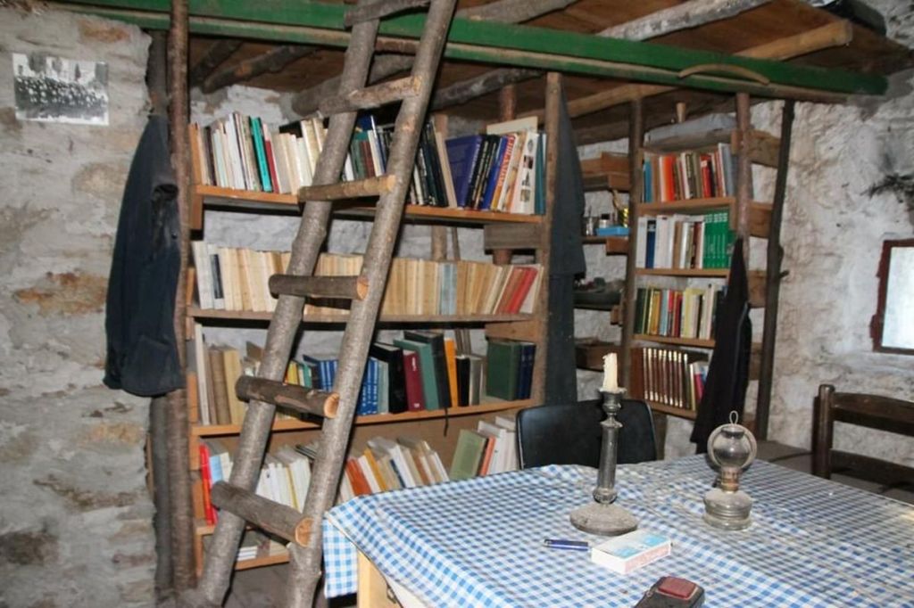 La petite chapelle de Sant Esteve dels Pomers monacal