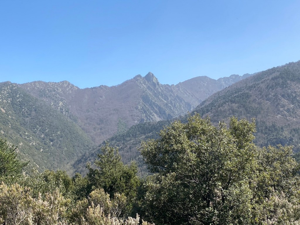 massif du canigou insolite et magique mystérieux