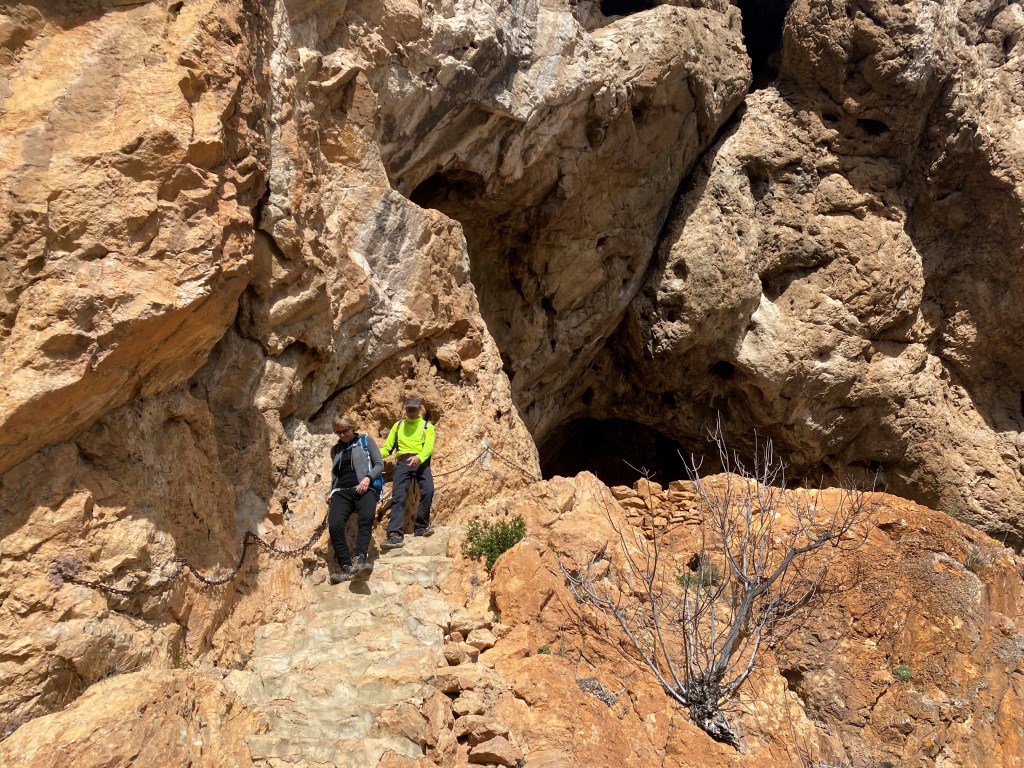 descente grotte dangereuse notre dame vie pyrenees