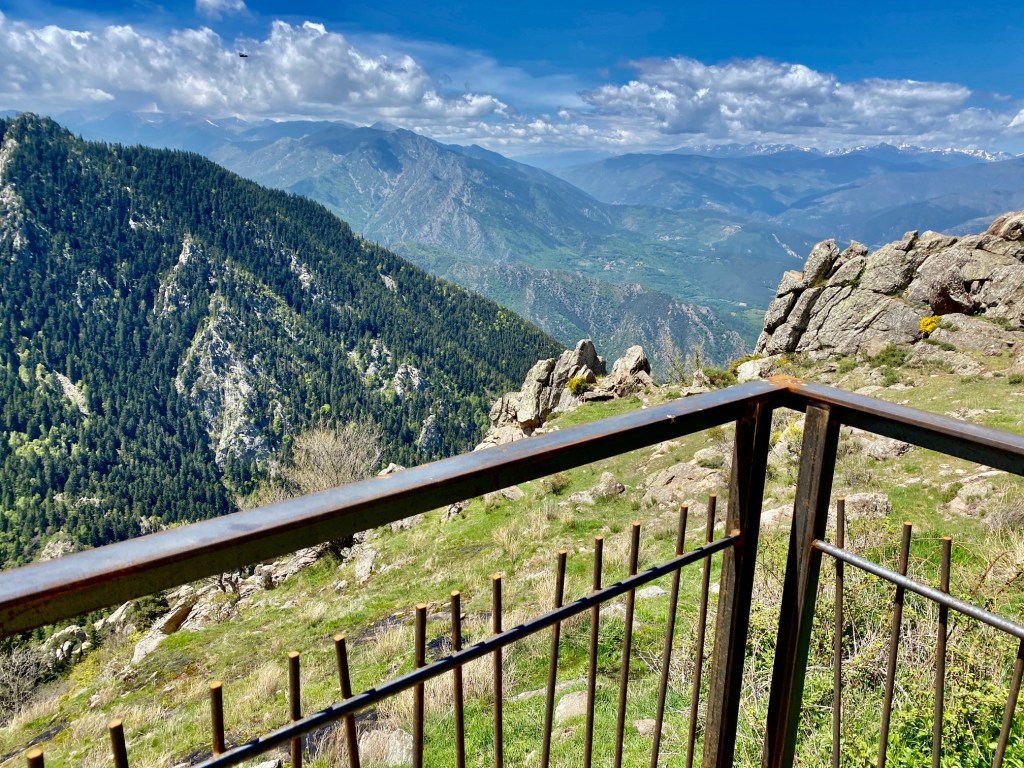 Superbe refuge rénové et sa magnifique terrasse Bonaigue refugio canigo