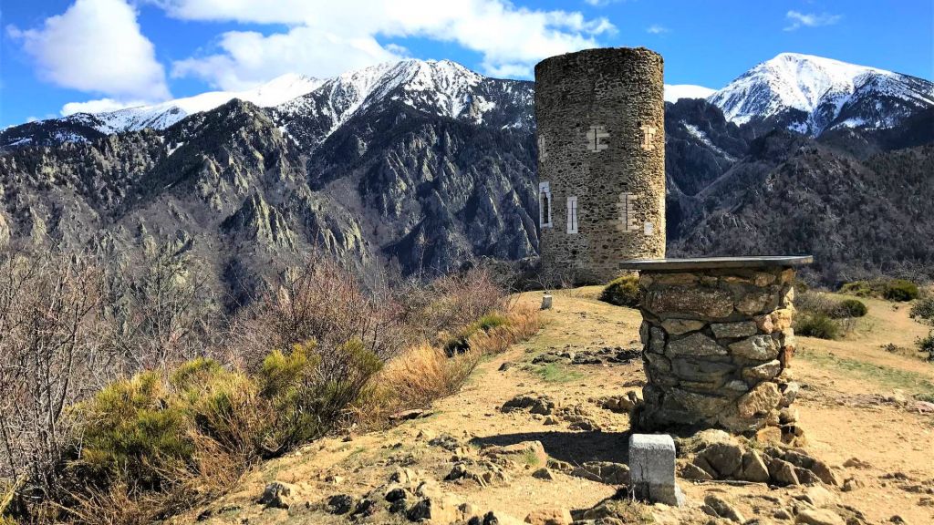 Tour de Goa tour a signaux col de jou mariailles casteil sur le massif du canigou accès rapide randonnée