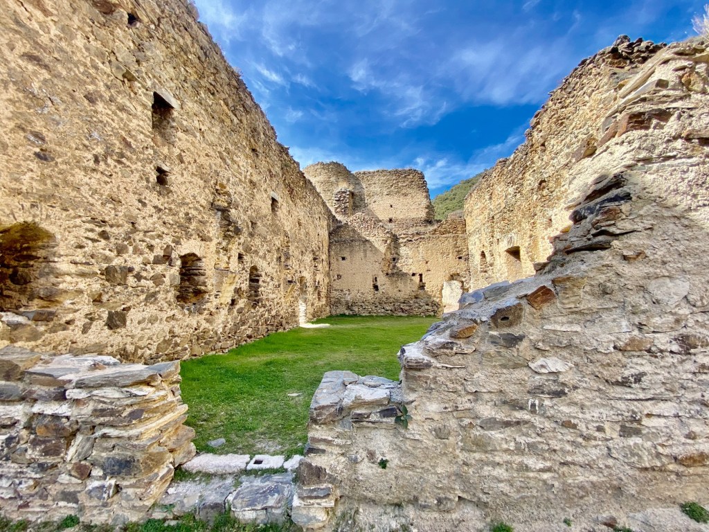 gite evol olette nohedes balade randonnée madres lac