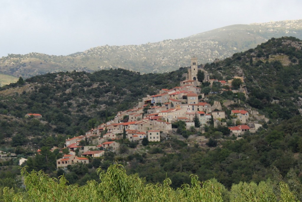Eus, village perché classé parmi les plus beaux villages de France