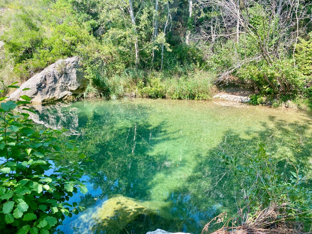 oeil de mer aude près de Padern verdouble entre cucugnan et tuchan