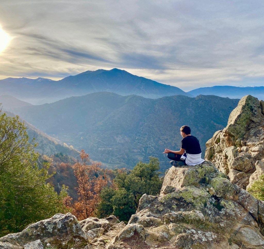 Moment Zen et Méditation face aux Pyrénées Canigou