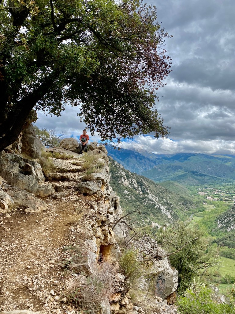 la chapelle de notre dame de vie au dessus de villfranche de conflent pyrénées orientales en randonnée balade en famille zen