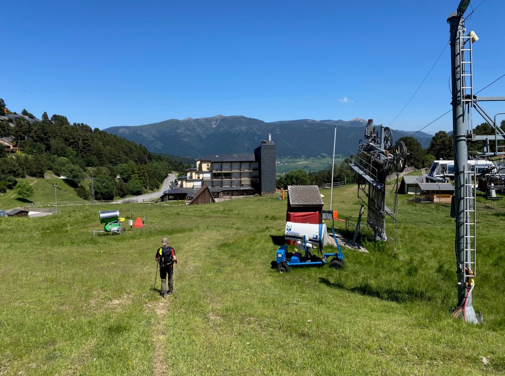 randonnée en boucle depuis la station de ski de puyvalador pic ginebre et puig du pla de bernat ouverture 2024